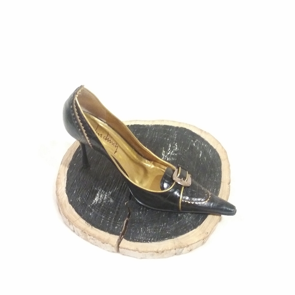 High Heels - Picture 2 of 5